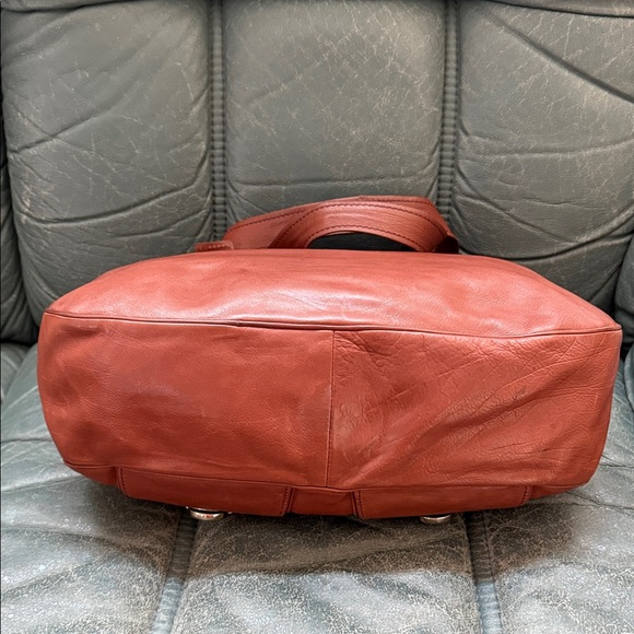 Marc Jacobs Brown Leather Shoulder Bag - Picture 4 of 14